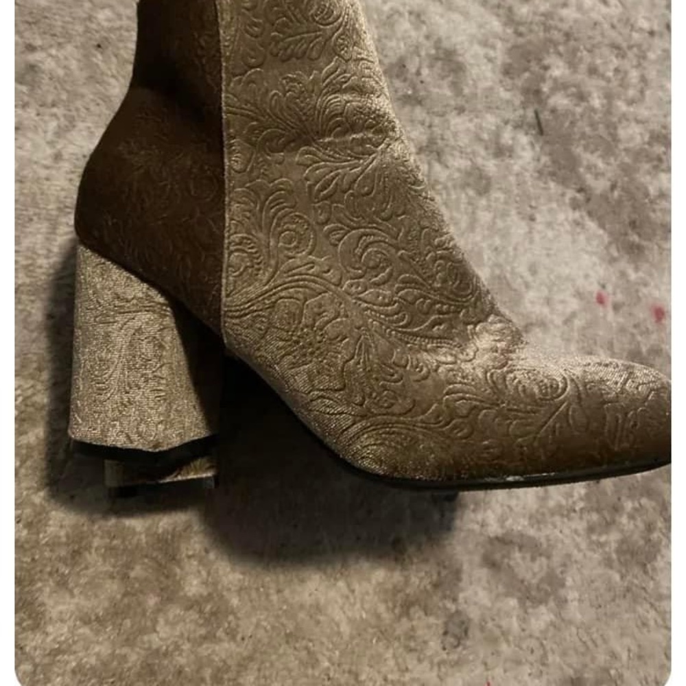 Size 8 Boots Each pair is brand new in box. $25 each pair